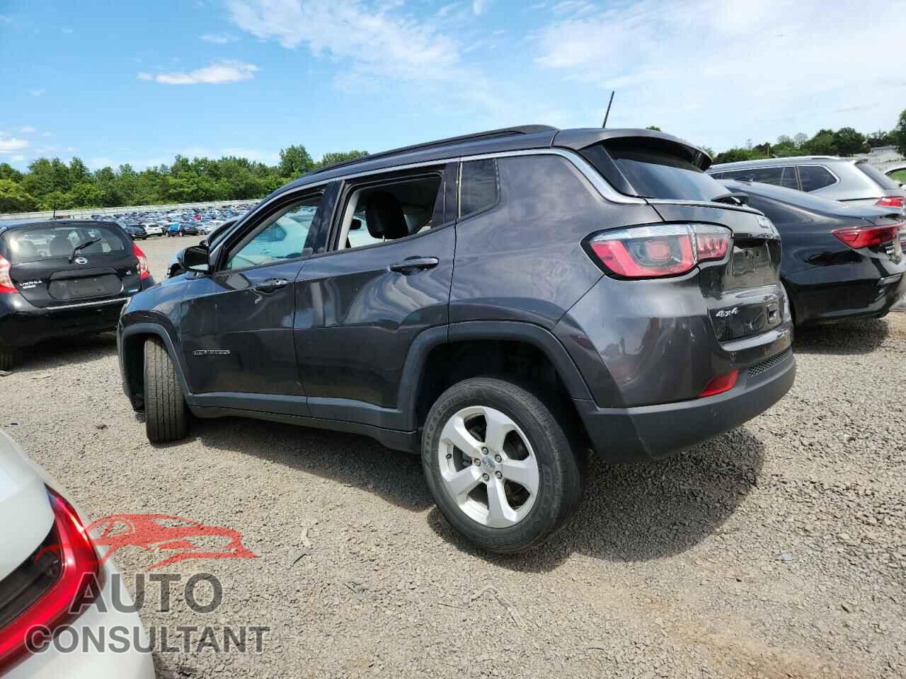 JEEP COMPASS 2018 - 3C4NJDBB9JT392845