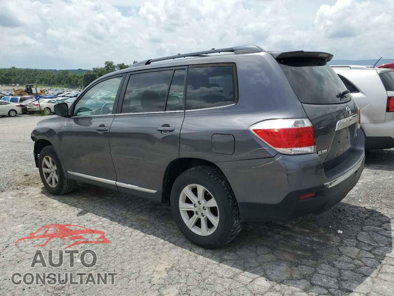 TOYOTA HIGHLANDER 2013 - 5TDBK3EH8DS225899