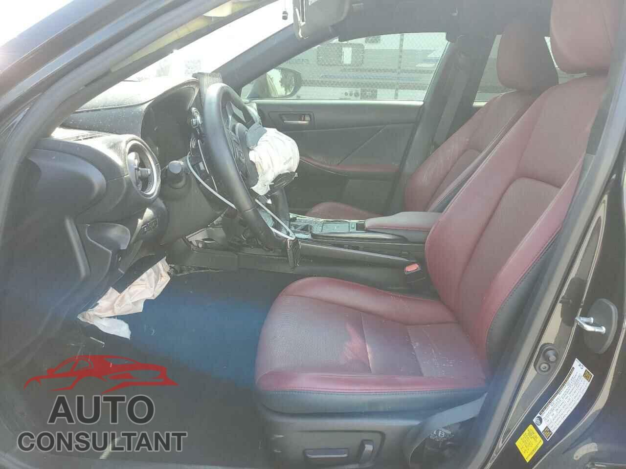 LEXUS IS 2021 - JTHCA1D27M5117691