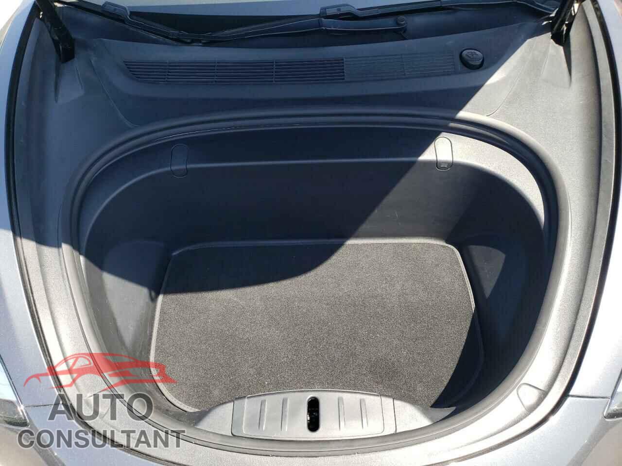 TESLA MODEL 3 2018 - 5YJ3E1EB9JF090962