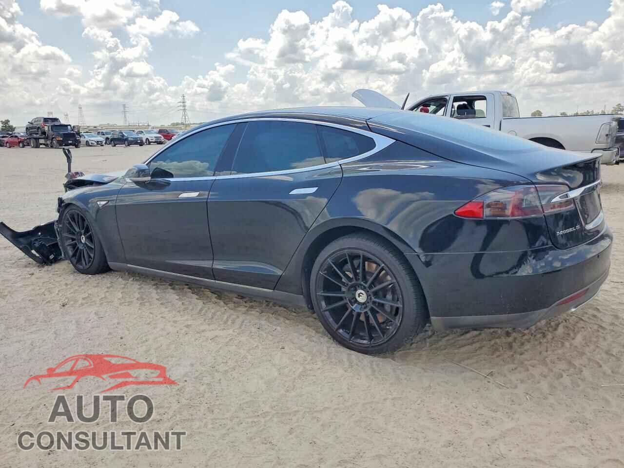 TESLA MODEL S 2015 - 5YJSA1H22FF100399