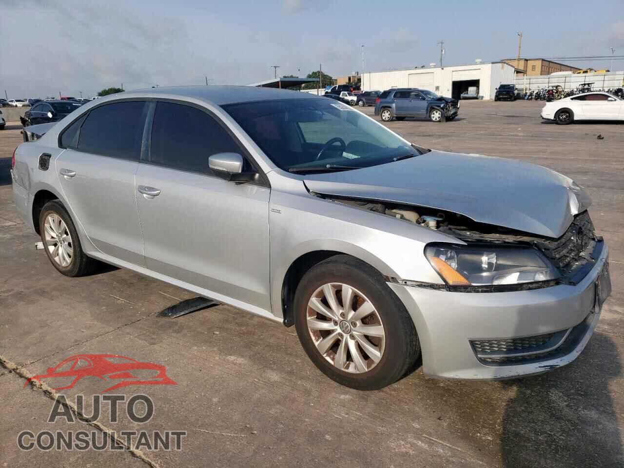VOLKSWAGEN PASSAT 2015 - 1VWAT7A37FC020019