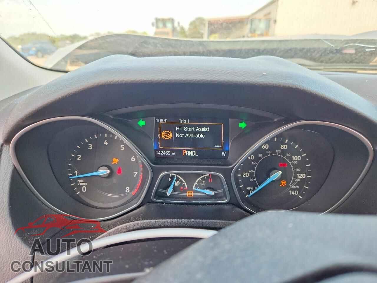 FORD FOCUS 2017 - 1FADP3F21HL241668