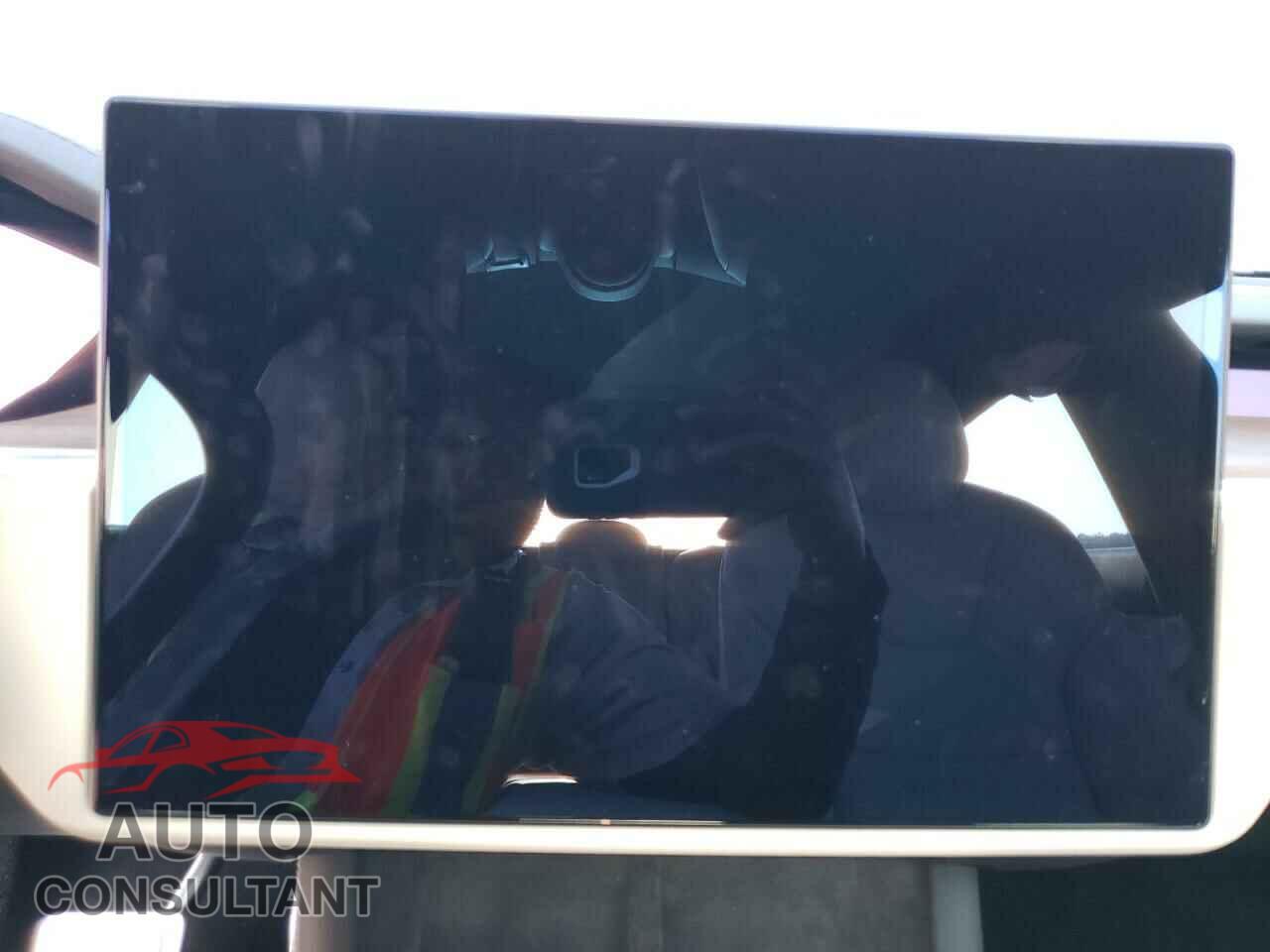 TESLA MODEL S 2022 - 5YJSA1E58NF489577