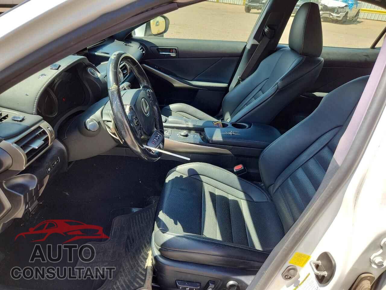LEXUS IS 2016 - JTHBA1D2XG5038340