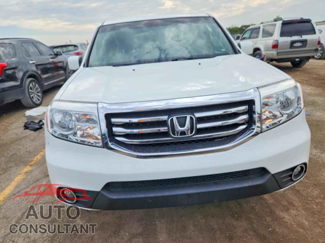 HONDA PILOT 2015 - 5FNYF4H54FB008976
