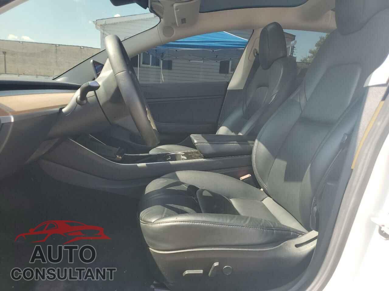 TESLA MODEL 3 2019 - 5YJ3E1EB0KF437726