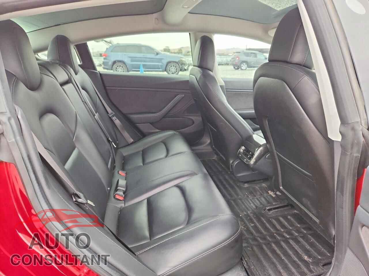 TESLA MODEL 3 2018 - 5YJ3E1EB5JF065749