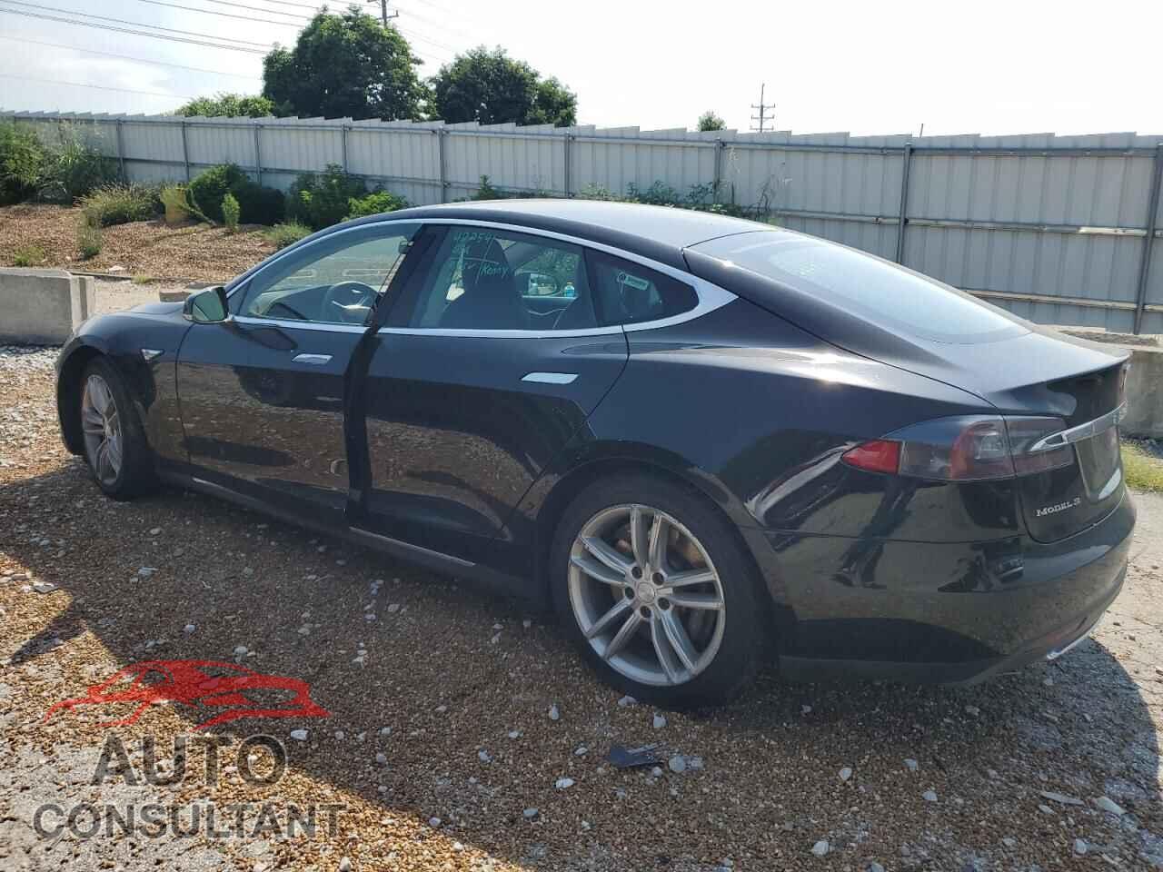 TESLA MODEL S 2015 - 5YJSA1E26FF115153