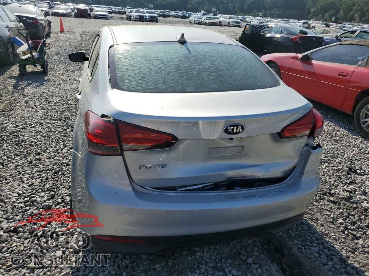 KIA FORTE 2017 - 3KPFK4A75HE080986