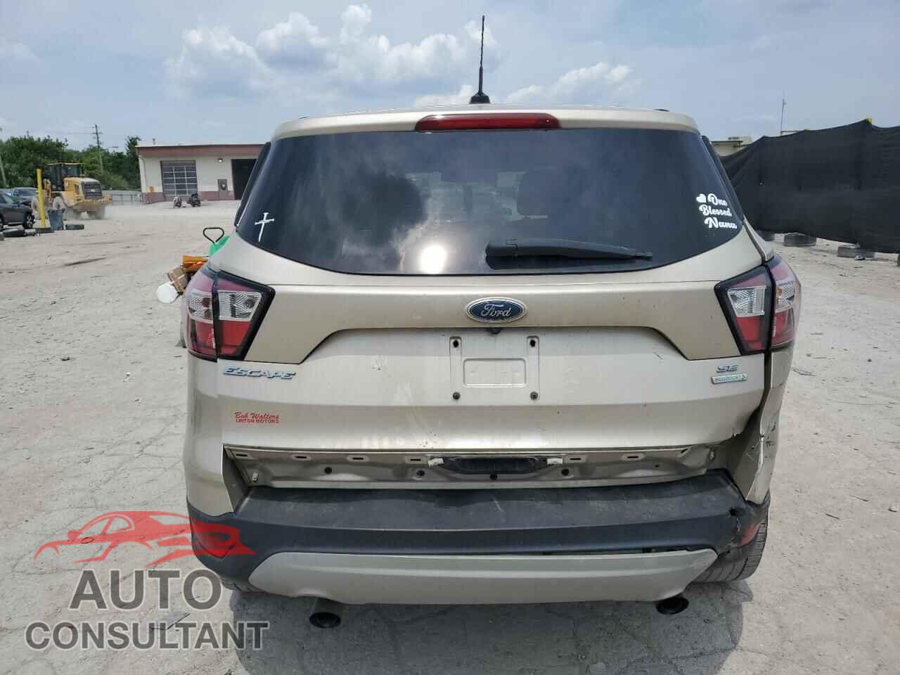 FORD ESCAPE 2017 - 1FMCU0GD6HUE04611