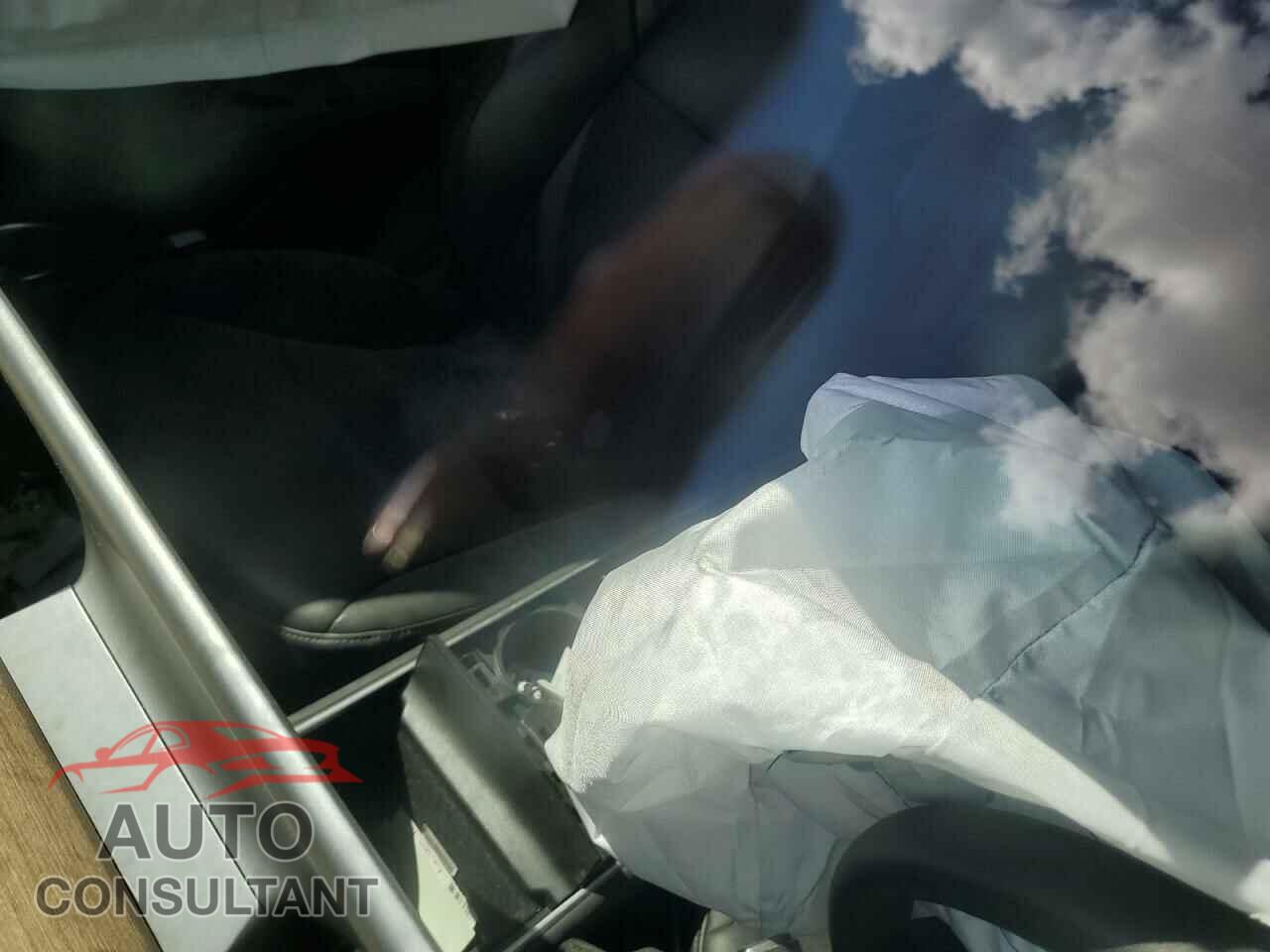 TESLA MODEL 3 2019 - 5YJ3E1EA5KF427250