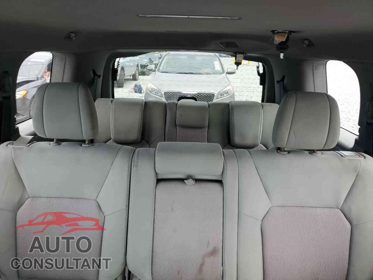 HONDA PILOT 2015 - 5FNYF3H45FB031247