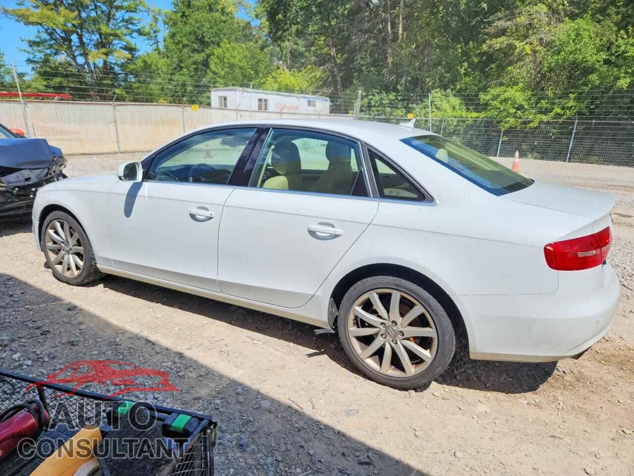 AUDI A4 2013 - WAUFFAFL8DN016971