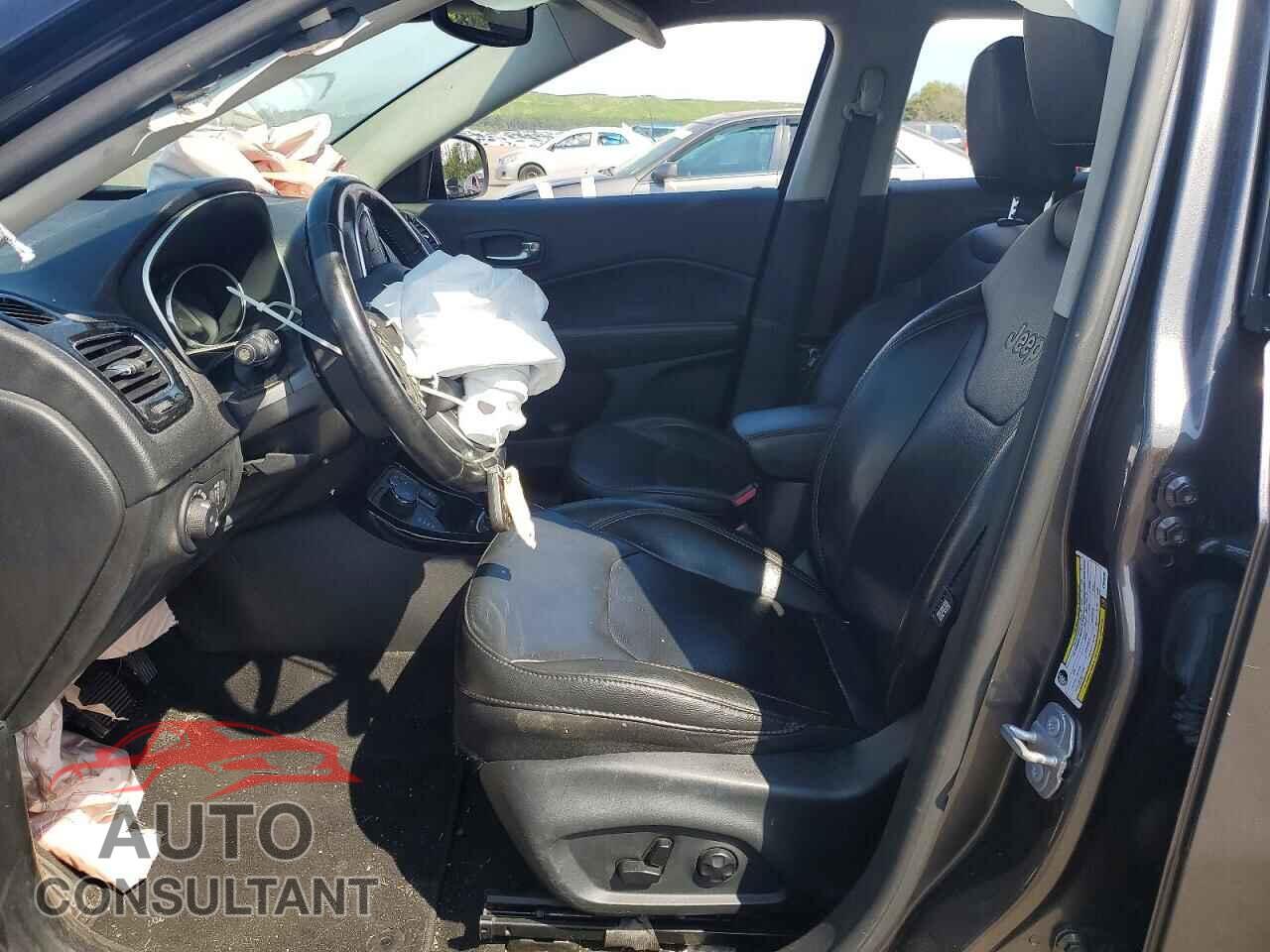 JEEP COMPASS 2019 - 3C4NJDCB2KT648288