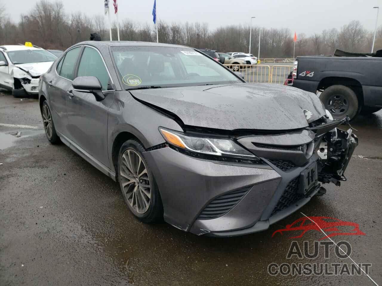 TOYOTA CAMRY 2018 - 4T1B11HK9JU080003