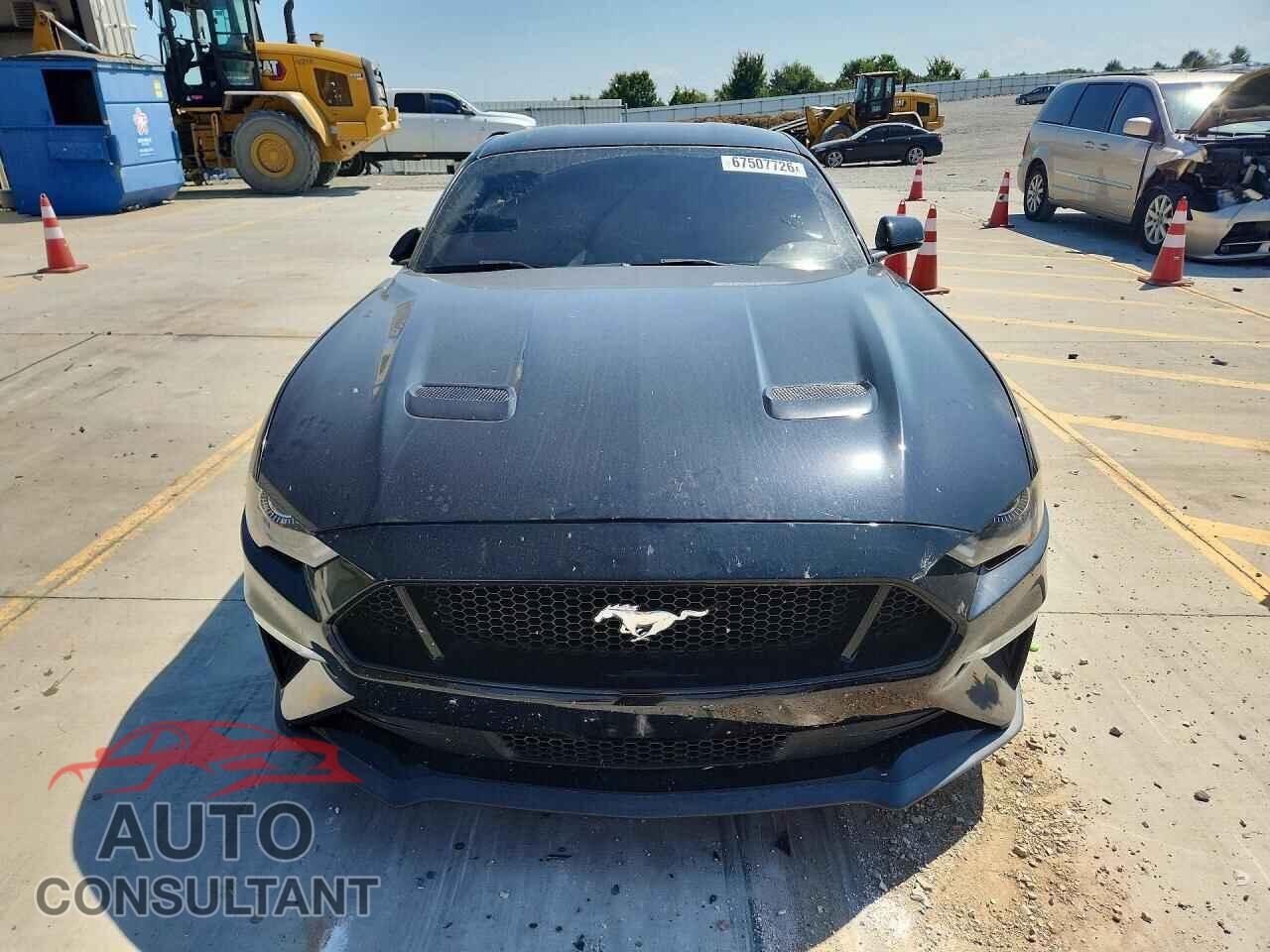 FORD MUSTANG 2018 - 1FA6P8CF8J5126900