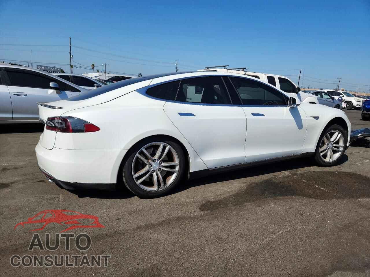 TESLA MODEL S 2013 - 5YJSA1DP2DFP16408