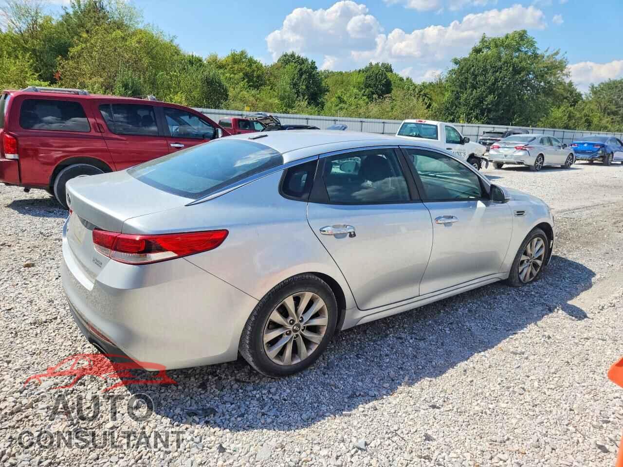 KIA OPTIMA 2017 - 5XXGT4L30HG123732