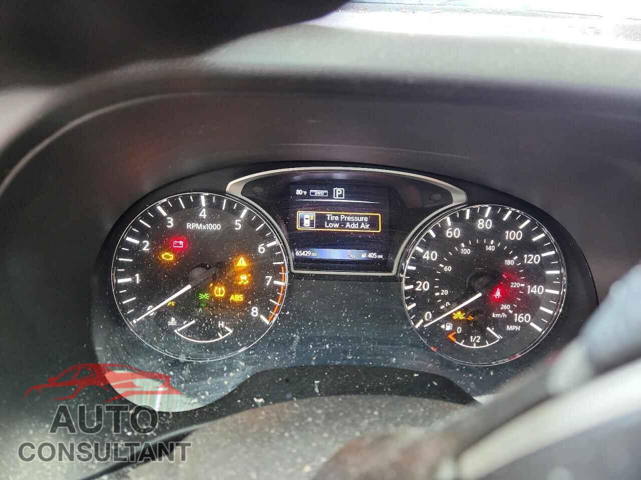 NISSAN PATHFINDER 2018 - 5N1DR2MM1JC656798
