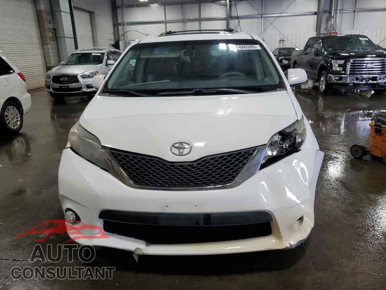 TOYOTA SIENNA 2011 - 5TDXK3DC4BS093247