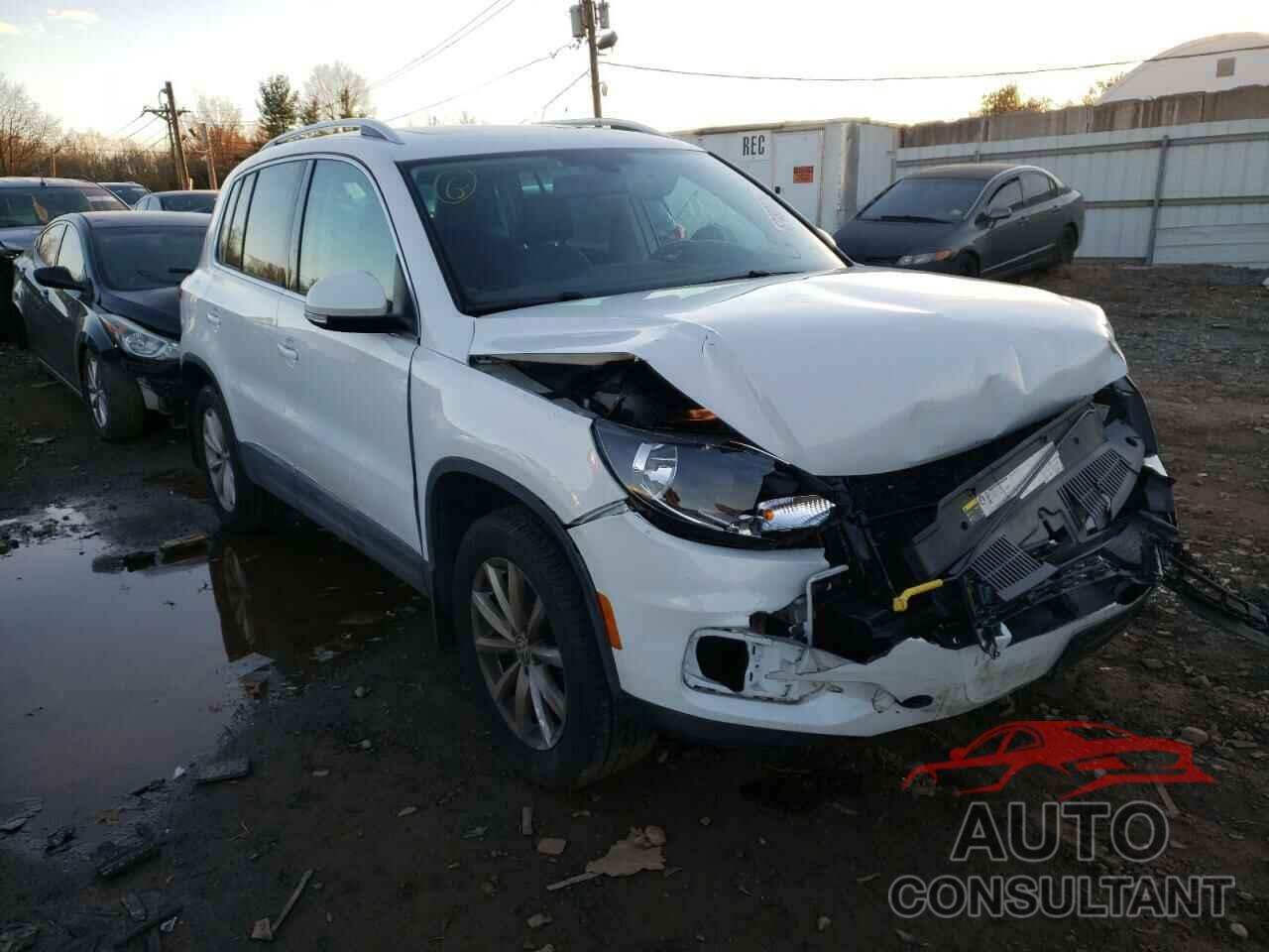 VOLKSWAGEN TIGUAN 2017 - WVGSV7AX9HK005692