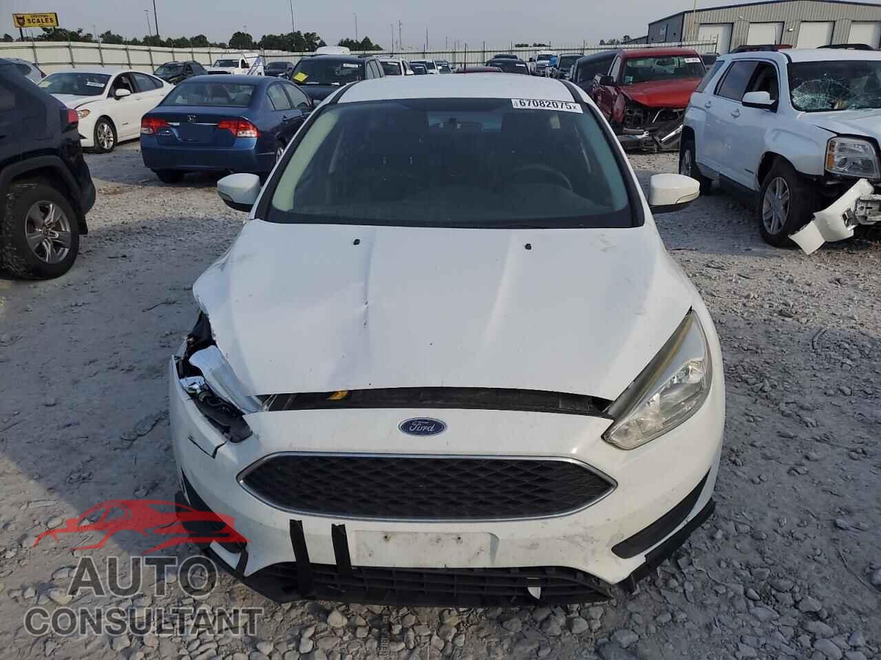 FORD FOCUS 2017 - 1FADP3K27HL271876