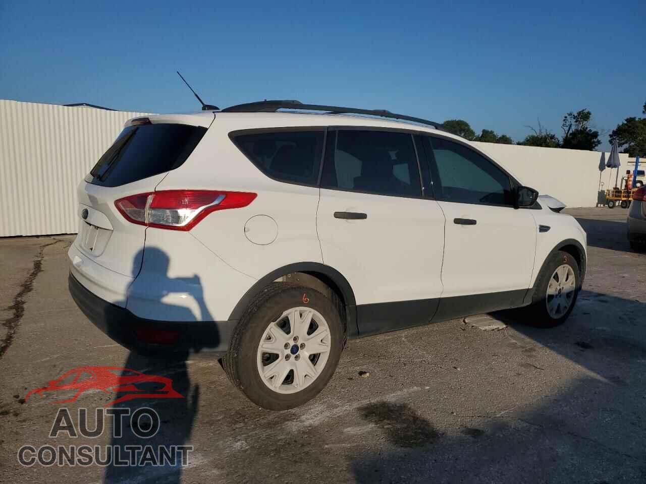FORD ESCAPE 2015 - 1FMCU0F77FUA81601