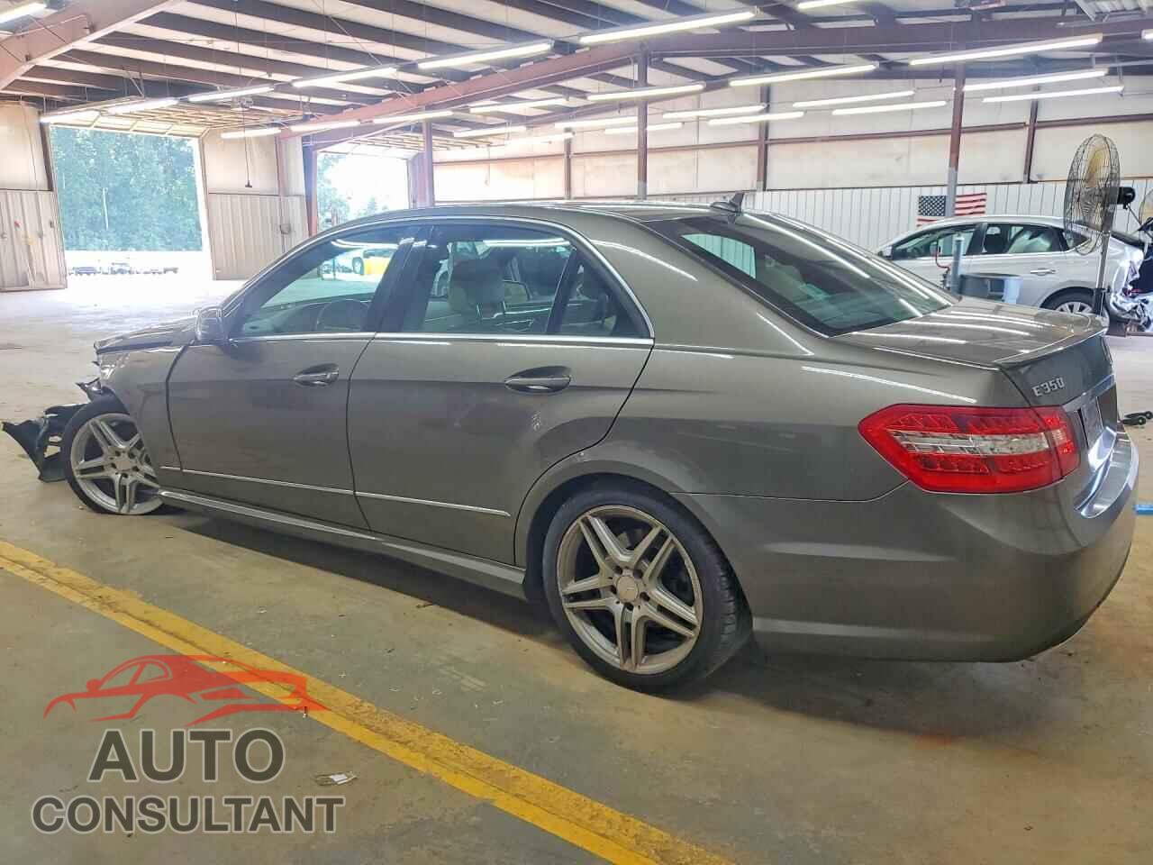 MERCEDES-BENZ E-CLASS 2011 - WDDHF5GB3BA417010