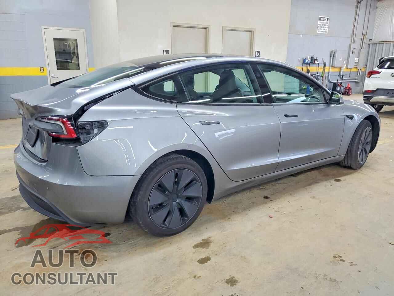 TESLA MODEL 3 2025 - 5YJ3E1EA4SF996512