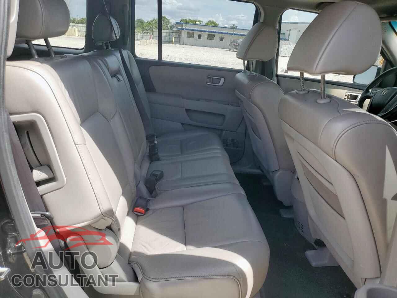 HONDA PILOT 2011 - 5FNYF3H5XBB031599