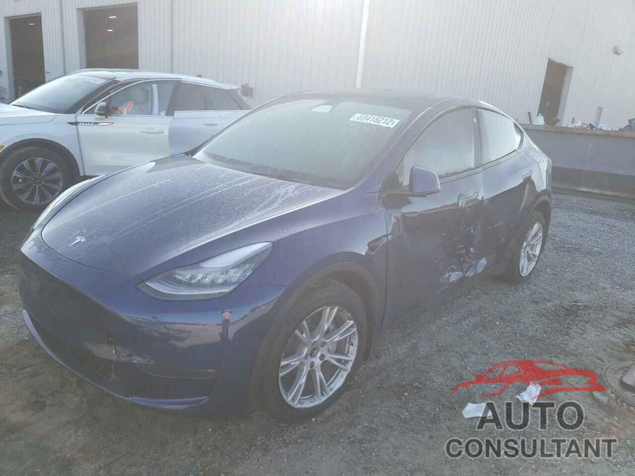 TESLA MODEL Y 2021 - 5YJYGDEE4MF075219