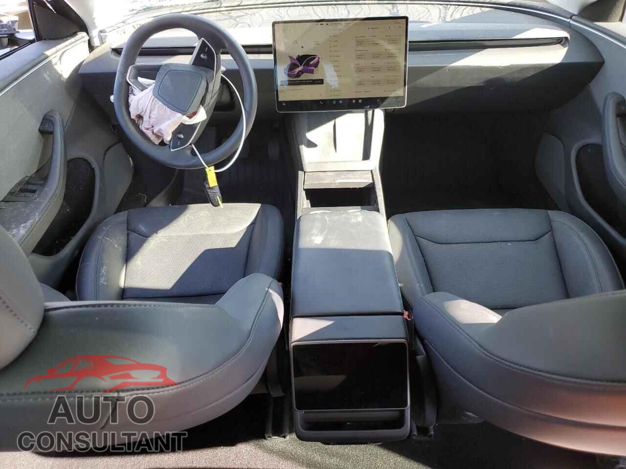TESLA MODEL 3 2024 - 5YJ3E1EA9RF872309