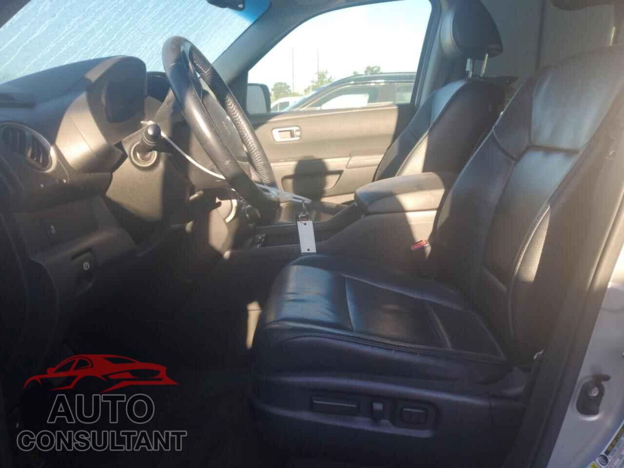 HONDA PILOT 2013 - 5FNYF4H64DB034855