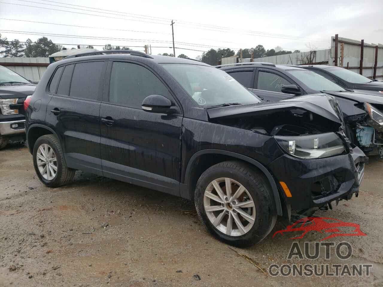 VOLKSWAGEN TIGUAN 2017 - WVGAV7AX8HK052868