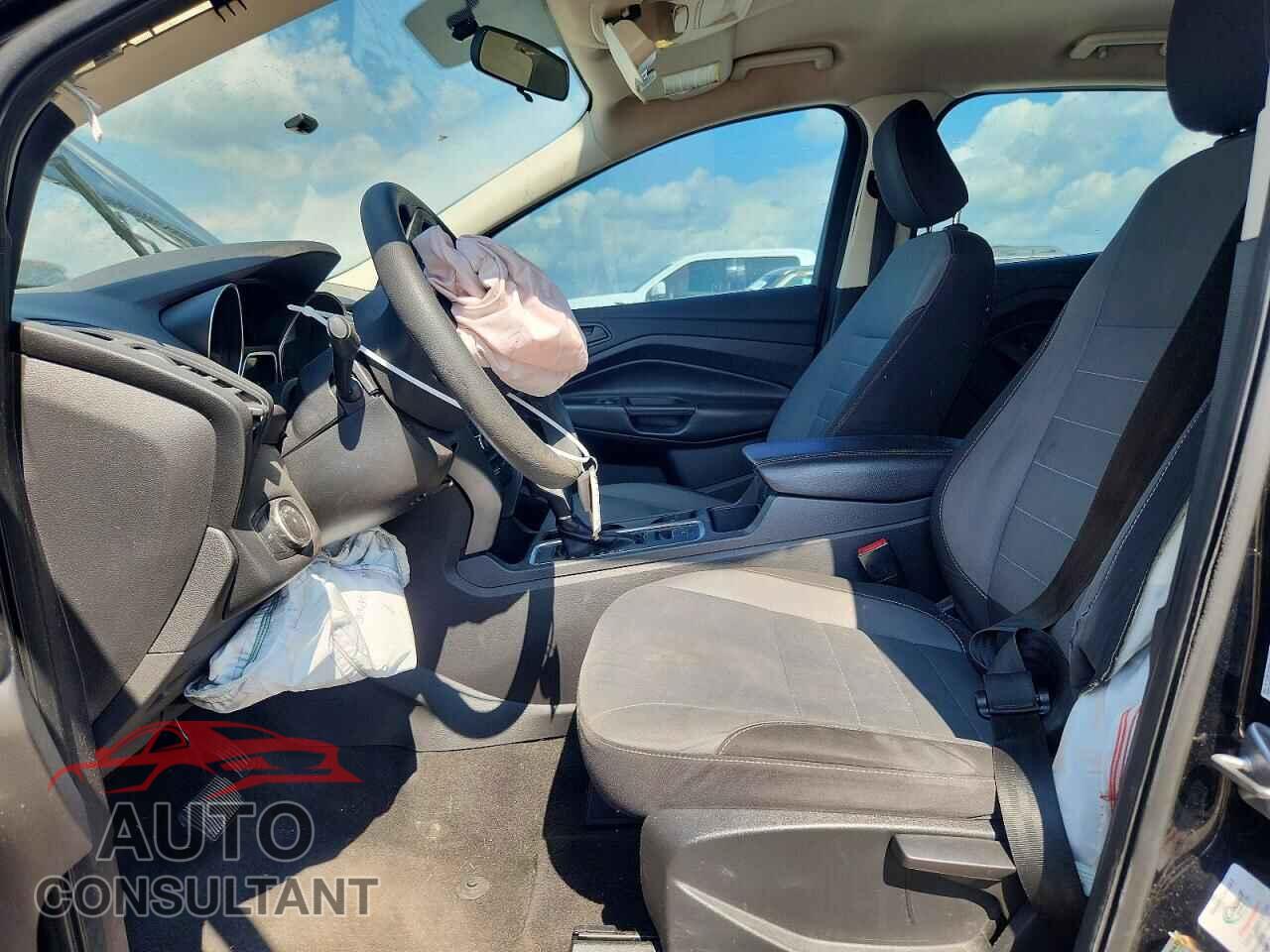 FORD ESCAPE 2018 - 1FMCU0F7XJUB03230
