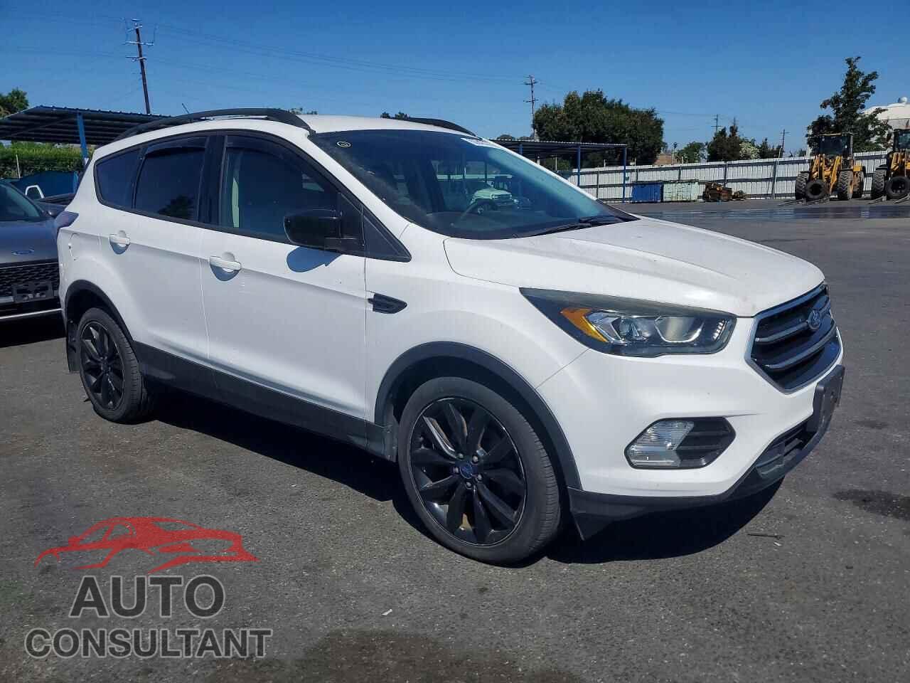 FORD ESCAPE 2017 - 1FMCU0GD0HUB44934