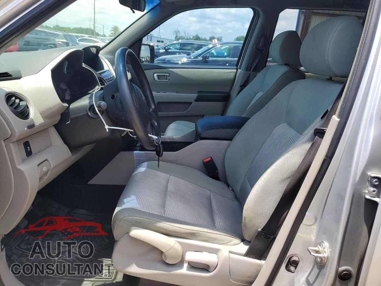 HONDA PILOT 2015 - 5FNYF3H20FB005783