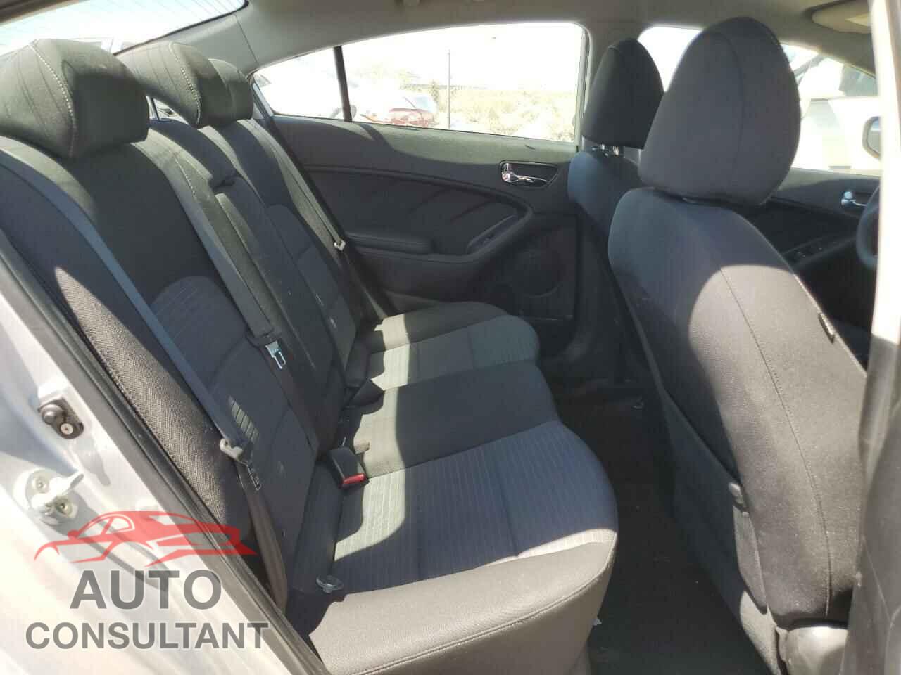 KIA FORTE 2016 - KNAFX4A6XG5596390