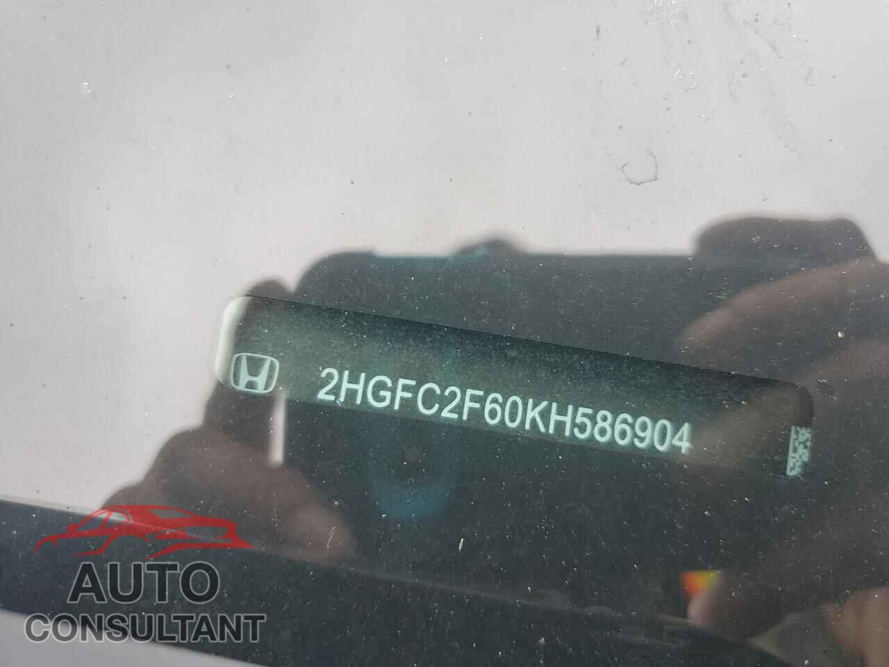 HONDA CIVIC 2019 - 2HGFC2F60KH586904