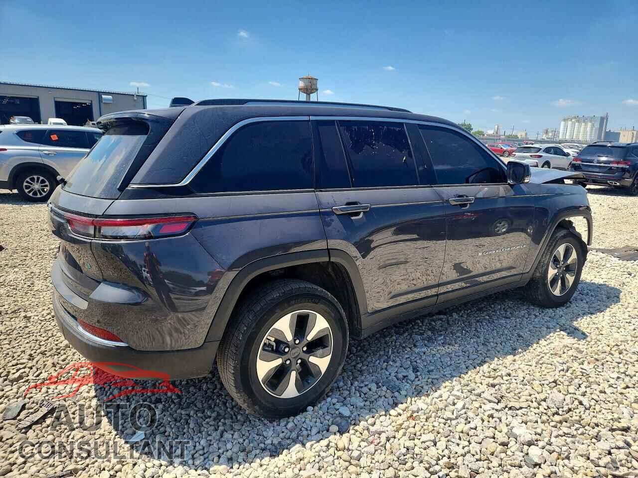 JEEP CHEROKEE 2023 - 1C4RJYB69PC588655