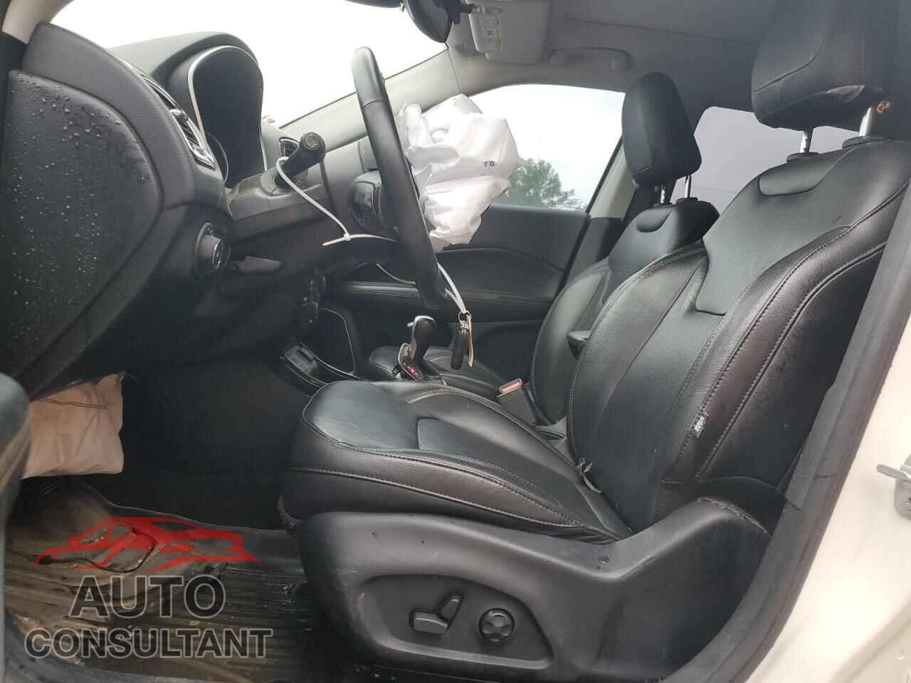 JEEP COMPASS 2018 - 3C4NJCCB2JT124826