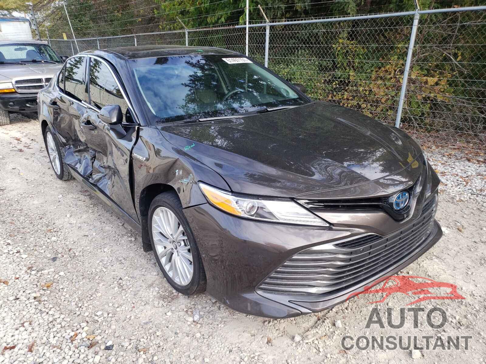 TOYOTA CAMRY 2018 - 4T1B21HKXJU504866