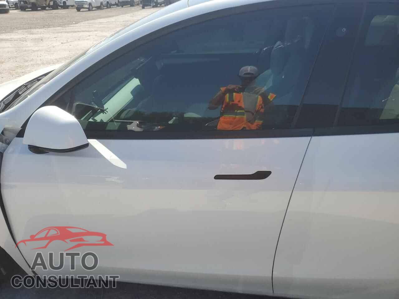 TESLA MODEL Y 2023 - 7SAYGDEE8PF715519