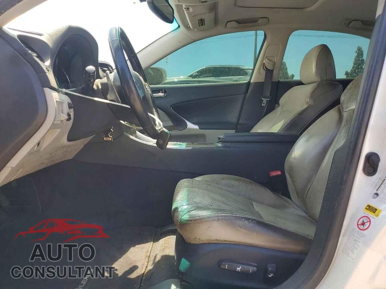 LEXUS IS 2011 - JTHBF5C20B5144279