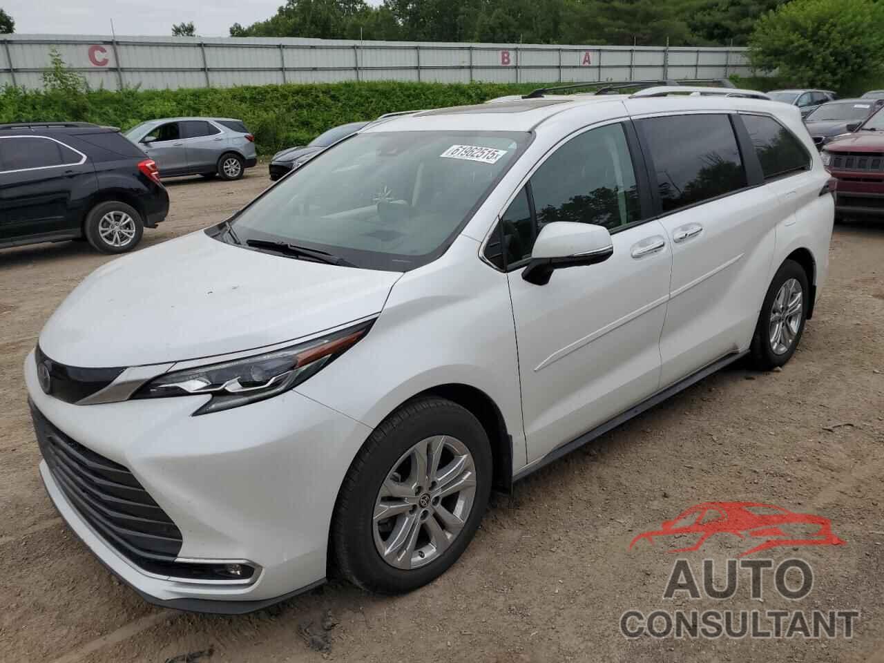TOYOTA SIENNA 2024 - 5TDESKFC2RS114945