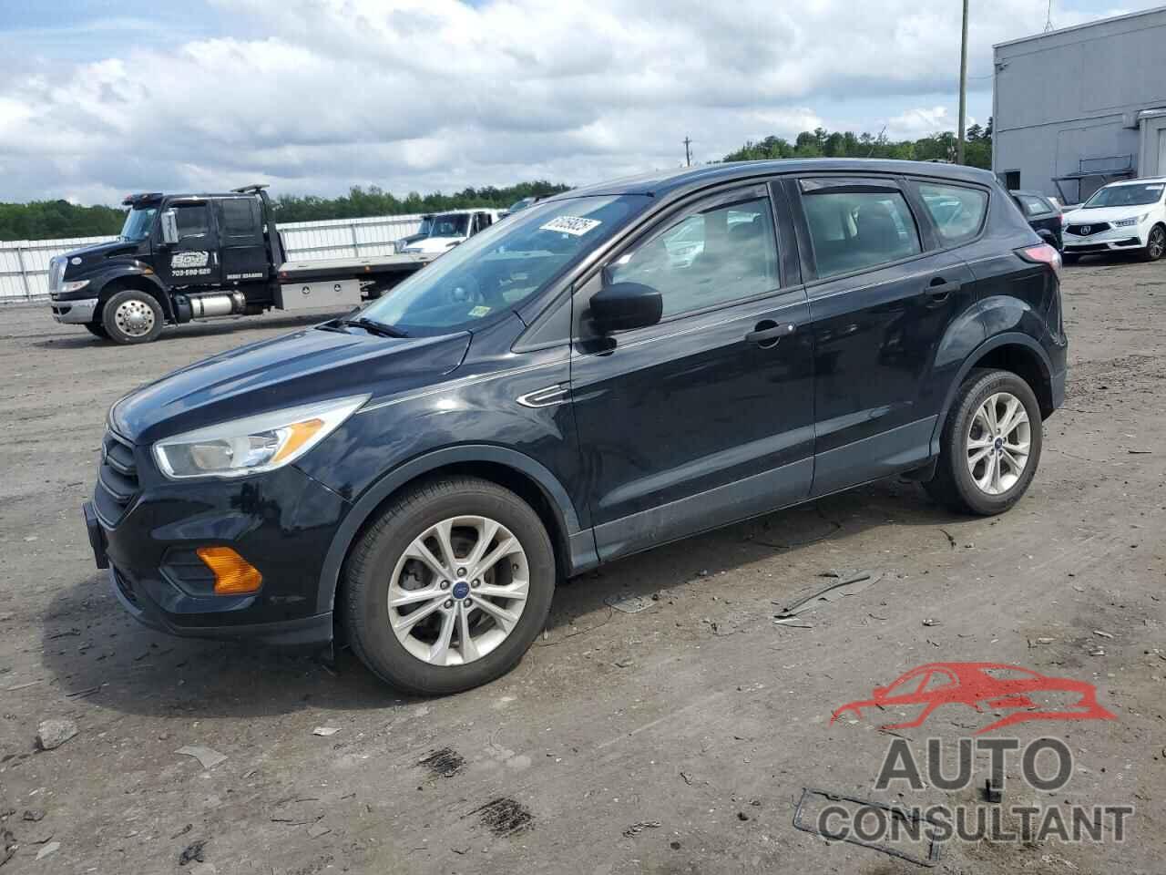 FORD ESCAPE 2017 - 1FMCU0F7XHUC19795