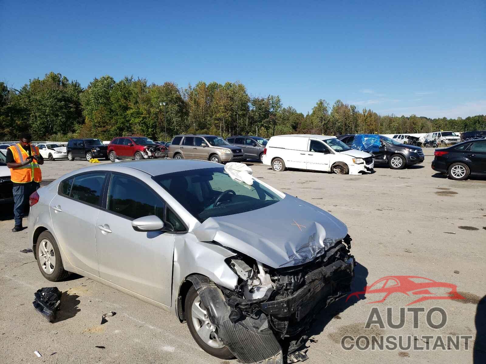 KIA FORTE 2018 - 3KPFK4A74JE273670