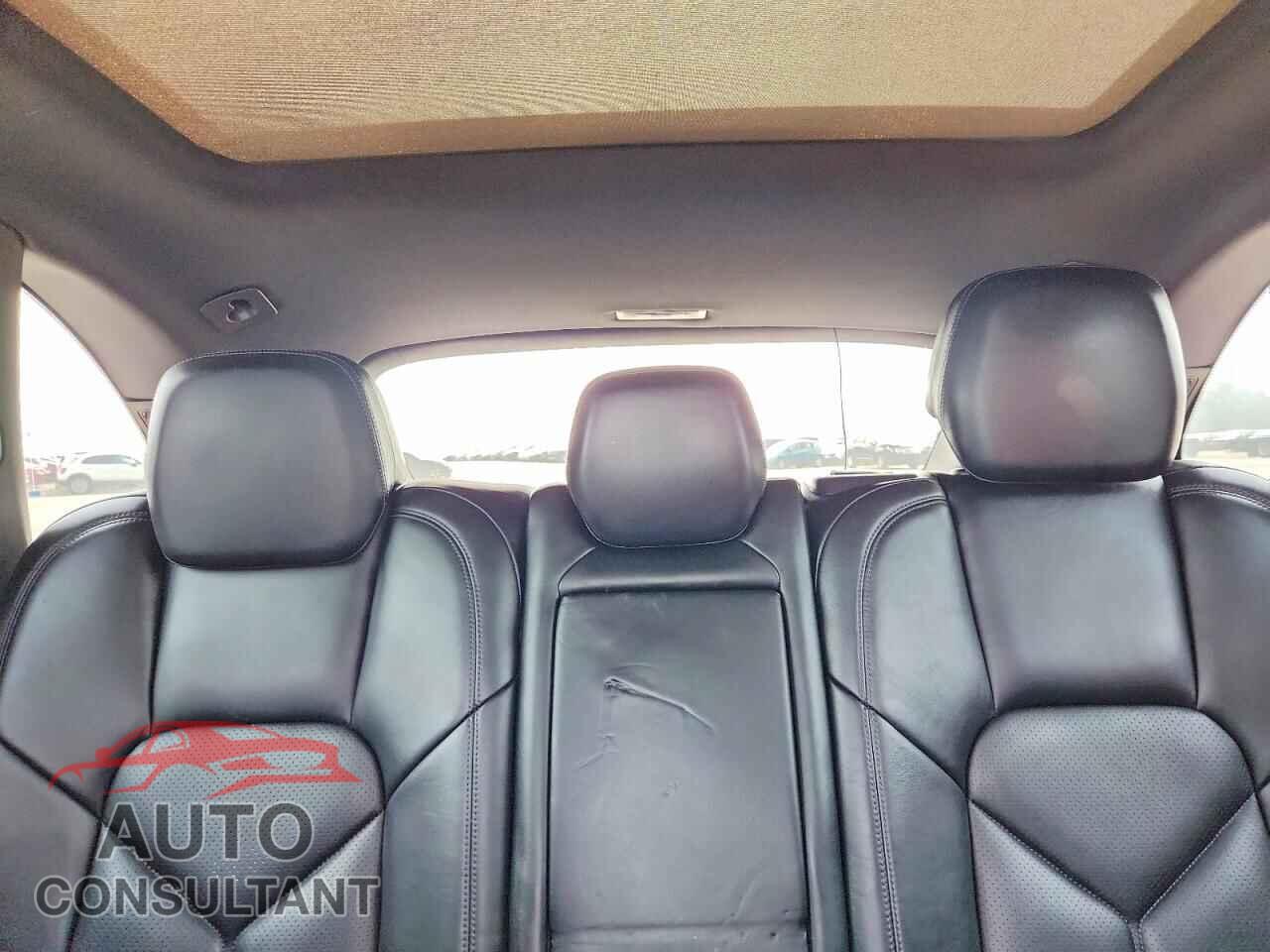 PORSCHE CAYENNE 2016 - WP1AA2A27GLA09279