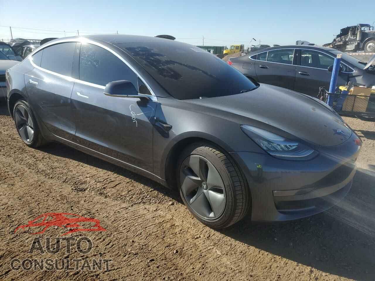 TESLA MODEL 3 2019 - 5YJ3E1EB3KF520759